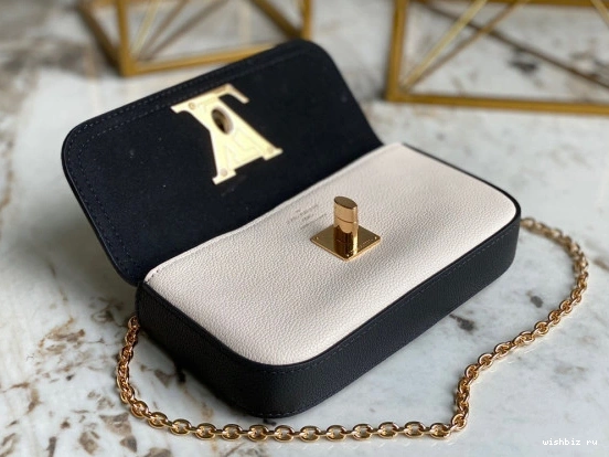 WIS pouch Vuitton Lockme Louis 0202